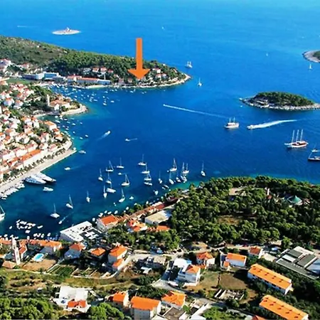 Feriehus Holiday Cherry Hvar 4+2 *